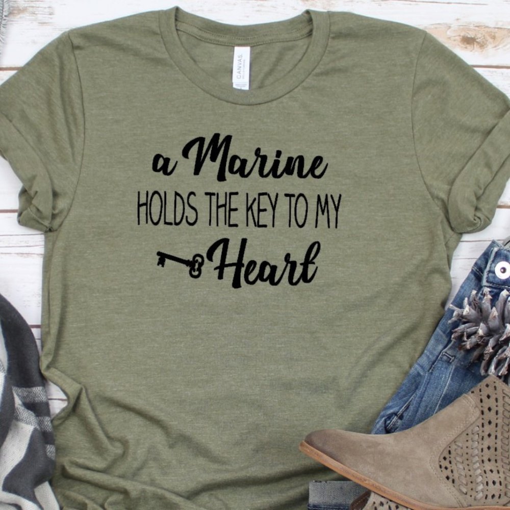 MILITARY TEE  A MARINE HOLDS THE KEY TO MY HEART